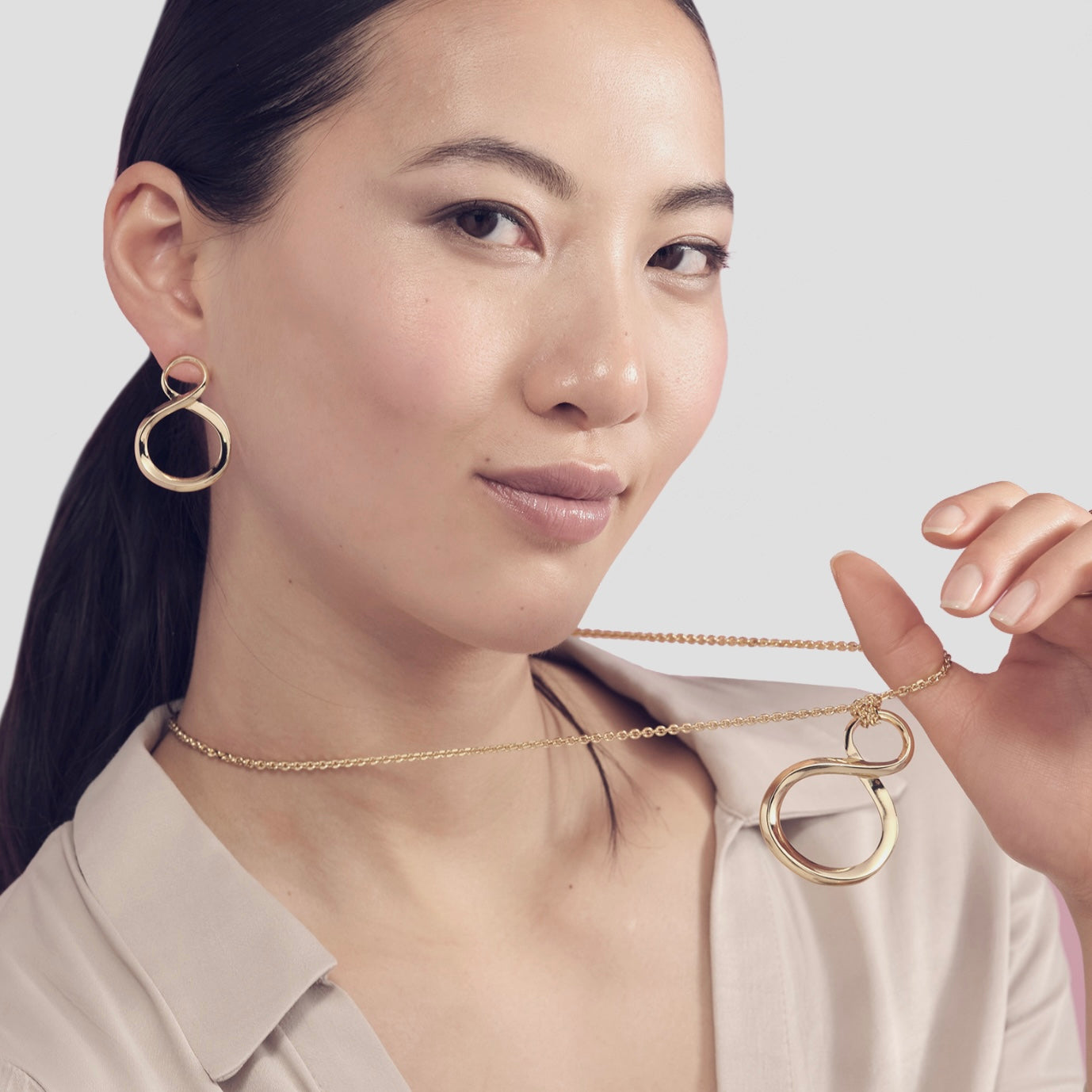 Collana lunga con pendente