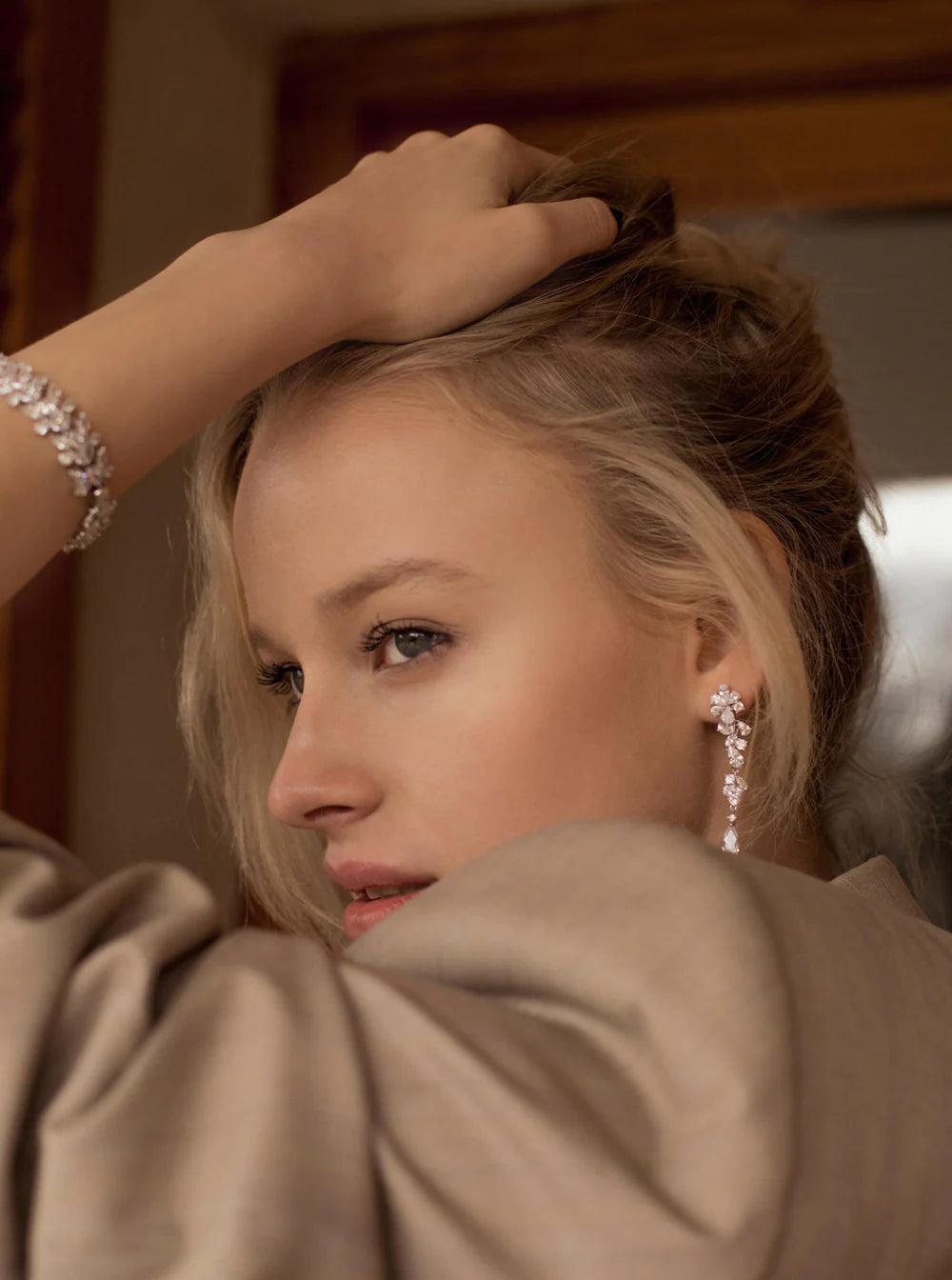 Lineargent Braccialetti in argento lucido con design naturale e zirconi.