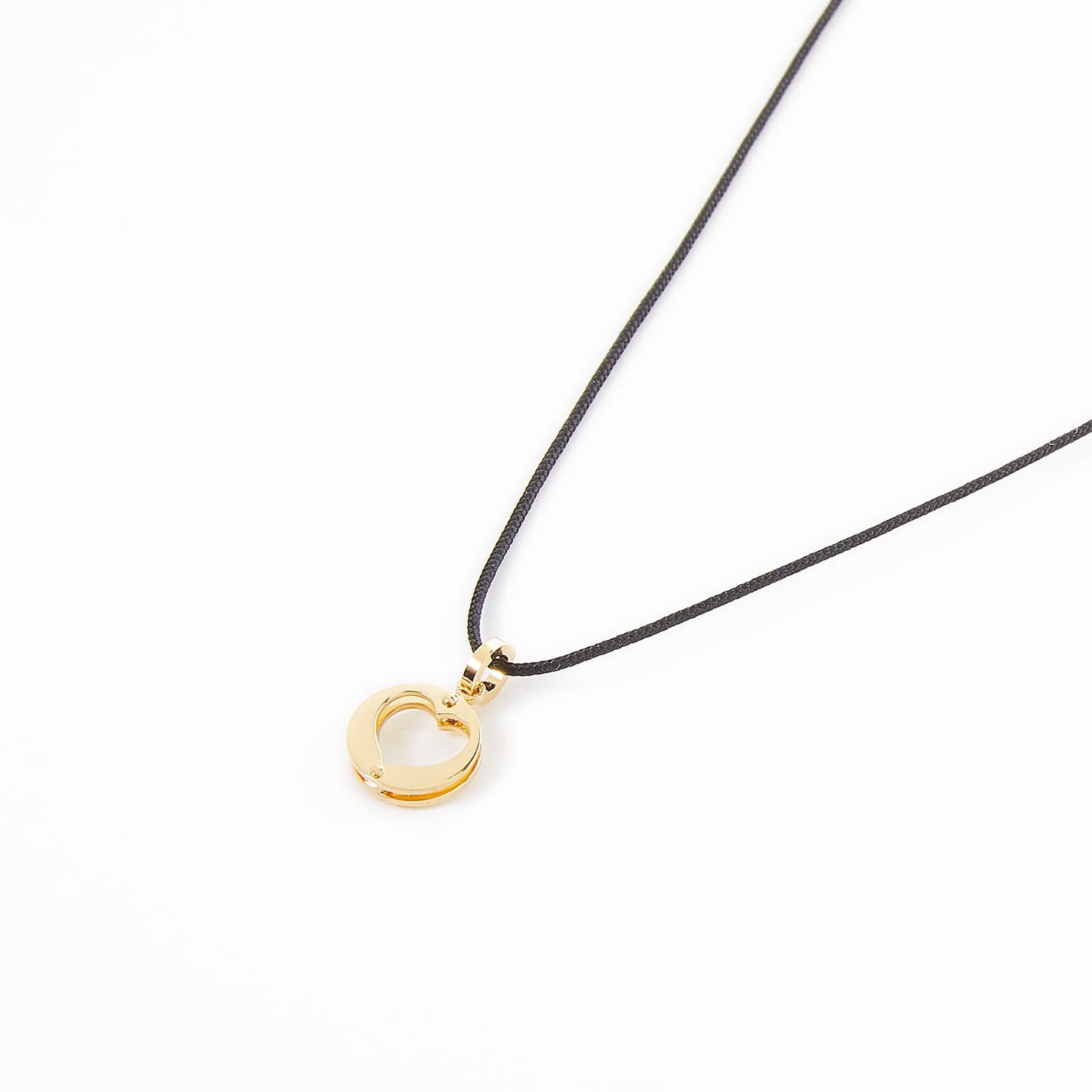 Collana con cordino riciclato e pendente in oro