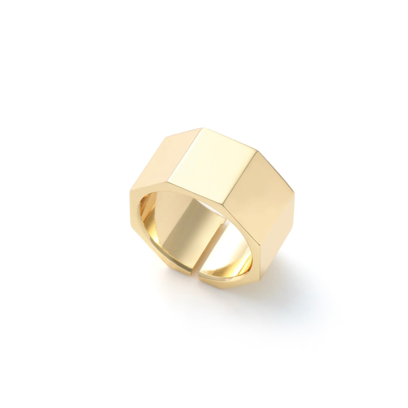 Anello dorato a fascia