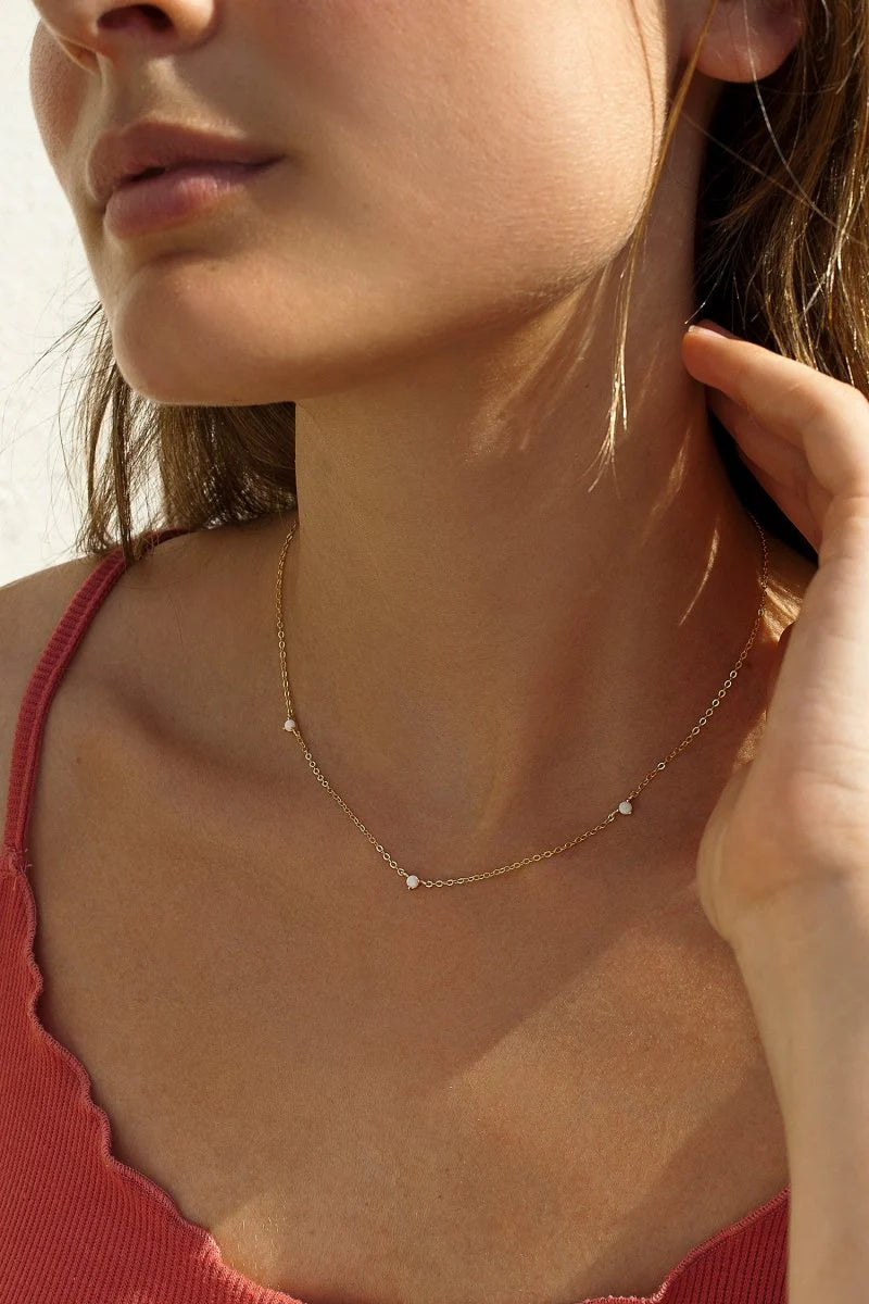 Lineargent Collana corta in argento con design a tre pietre placcate in oro