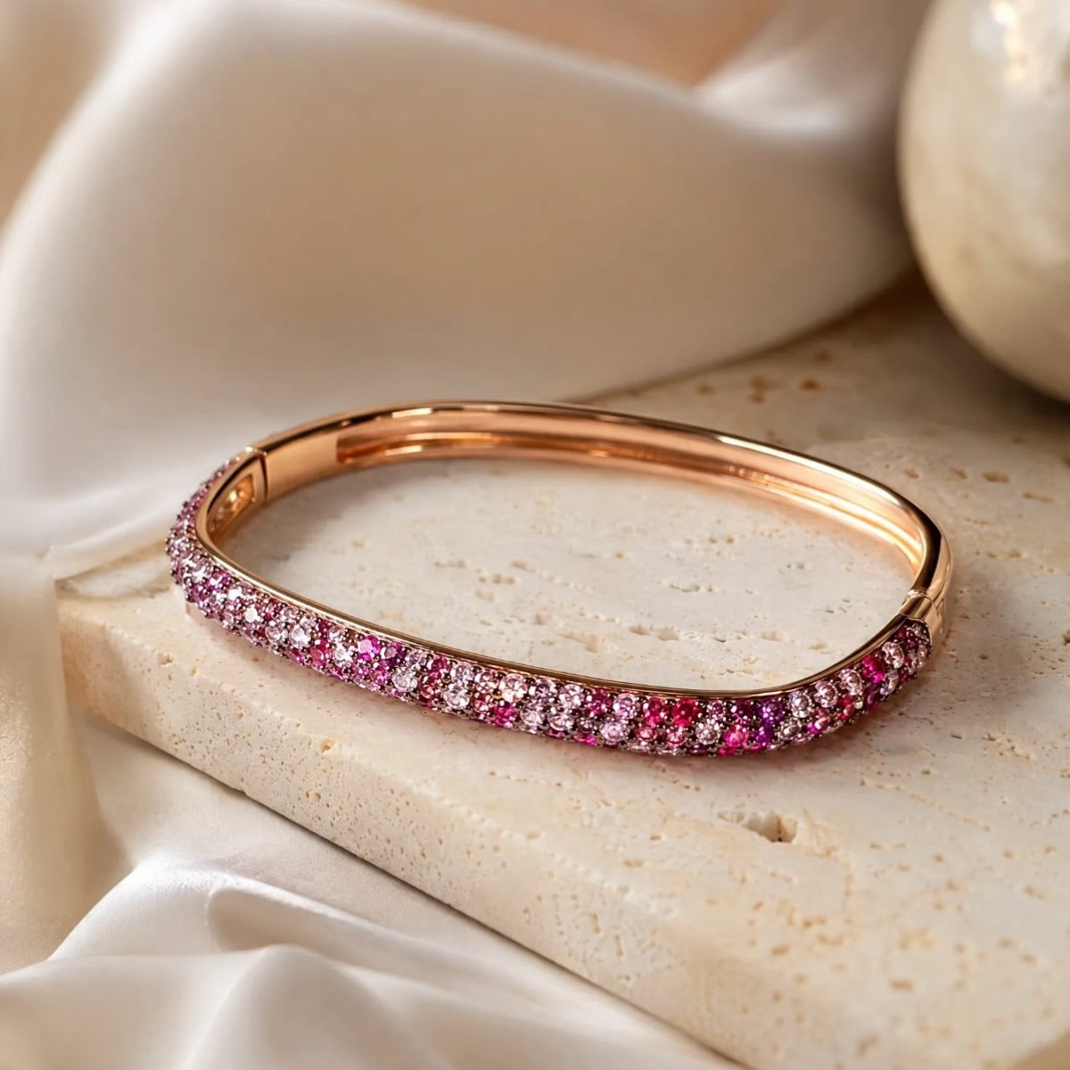 Idandi bracciale rigido in argento rosato con zirconi rosa
