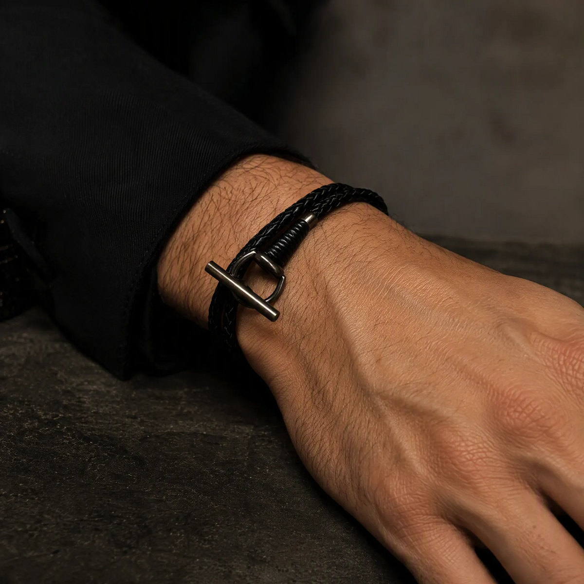 Gucci bracciale in argento e pelle nera