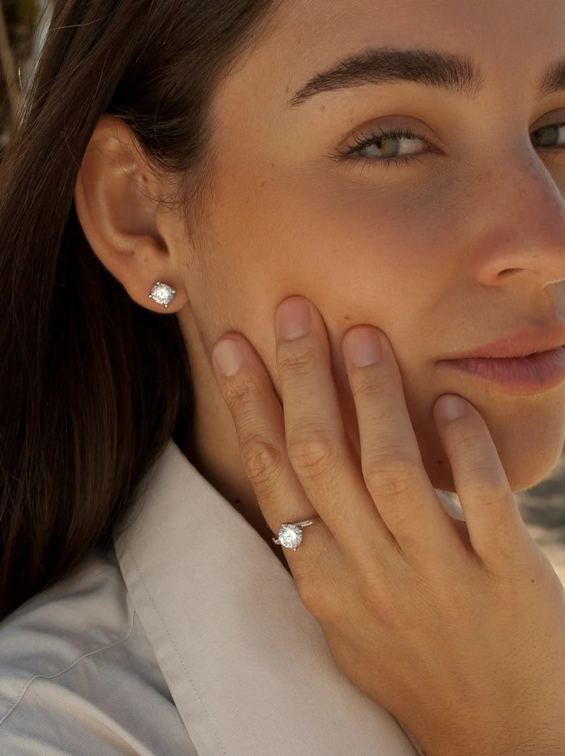Lineargent Orecchini in argento con zirconi con chiusura a farfallina