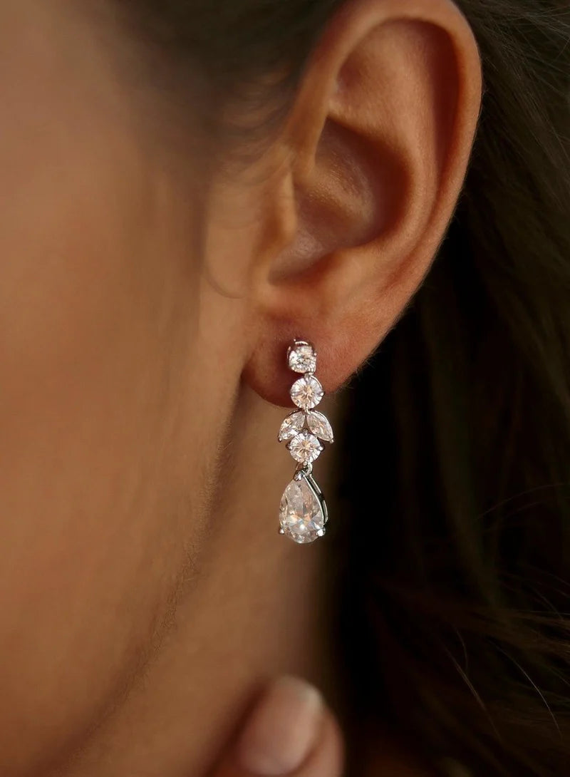 Lineargent Orecchini in argento con design floreale e zirconi