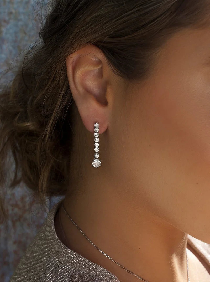 Lineargent Orecchini lunghi con design lineare rigido in zirconi