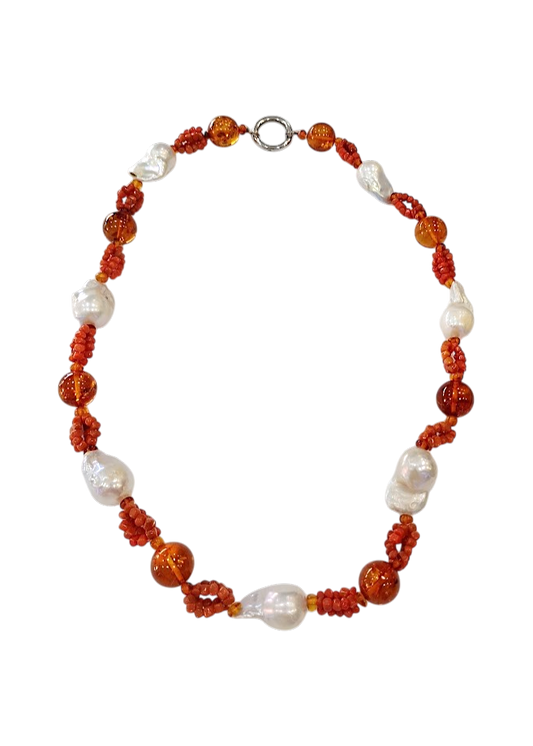 Collana in Ambra del Baltico, Perle Barocche e Corallo Mediterraneo – 55 cm