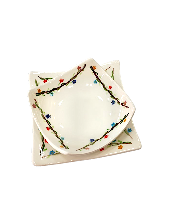 Piattino in Ceramica Quadrato 12x12 cm – Versatilità, Stile e Tradizione Artigianale