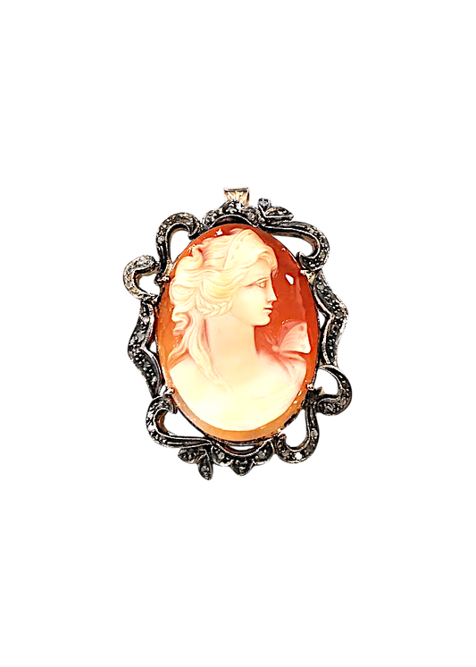 Cameo in Conchiglia Corneola 50 mm – Argento, Oro 9 kt e Rose di Diamanti
