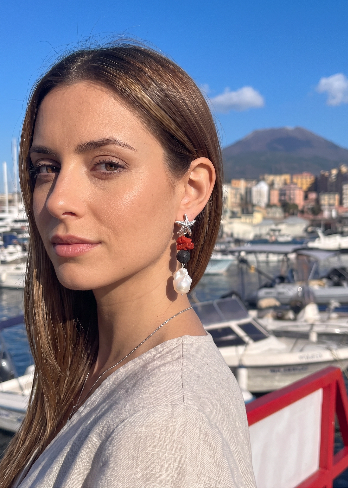 Orecchino in Corallo Mediterraneo Spezzato, Argento 925 ,Perle Barocche e pietra lavica