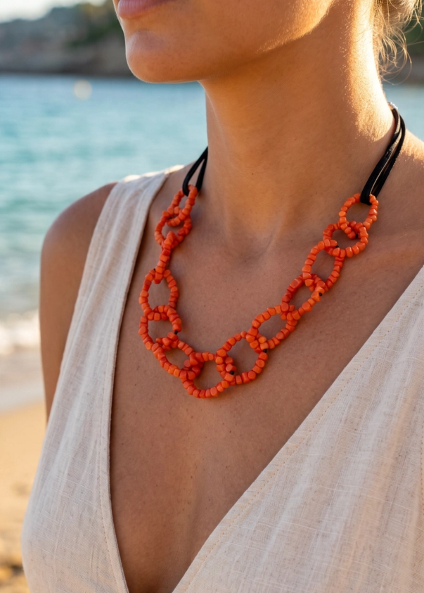 Collana in Corallo Mediterraneo Cupolini e Cordino in Seta – Argento 925 (50 cm)