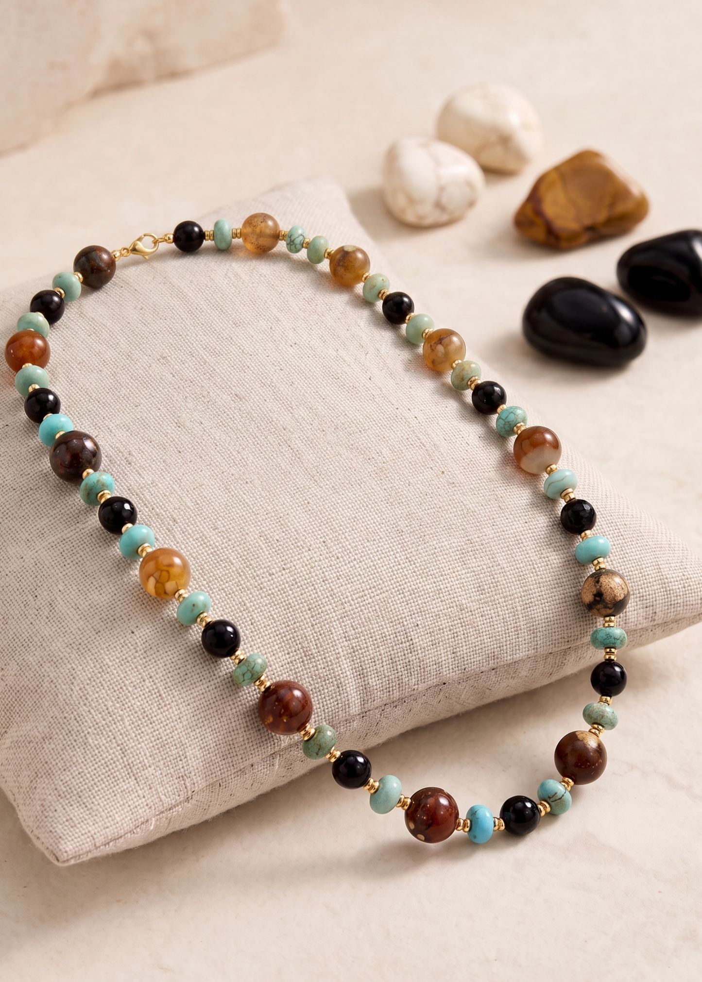 Collana in Pietre Dure di Forme Varie – Onice, Diaspro e Magnesite – Argento 925 (60 cm)