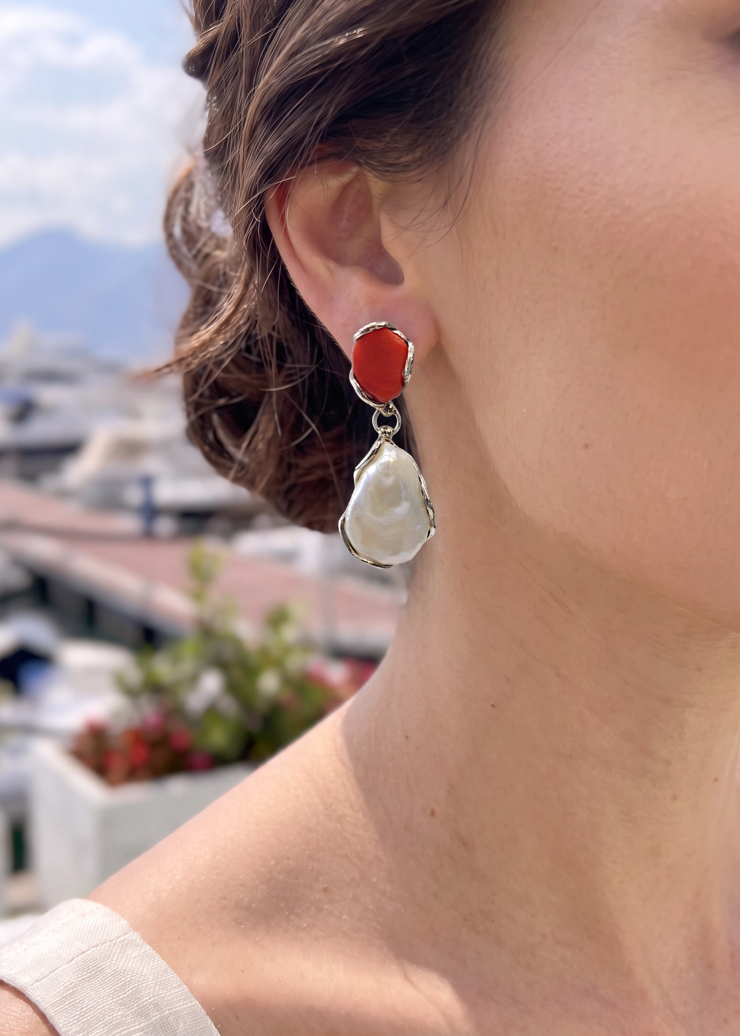 Orecchino in Corallo Mediterraneo Sassi, Perle Barocche e Argento 925 in cera persa