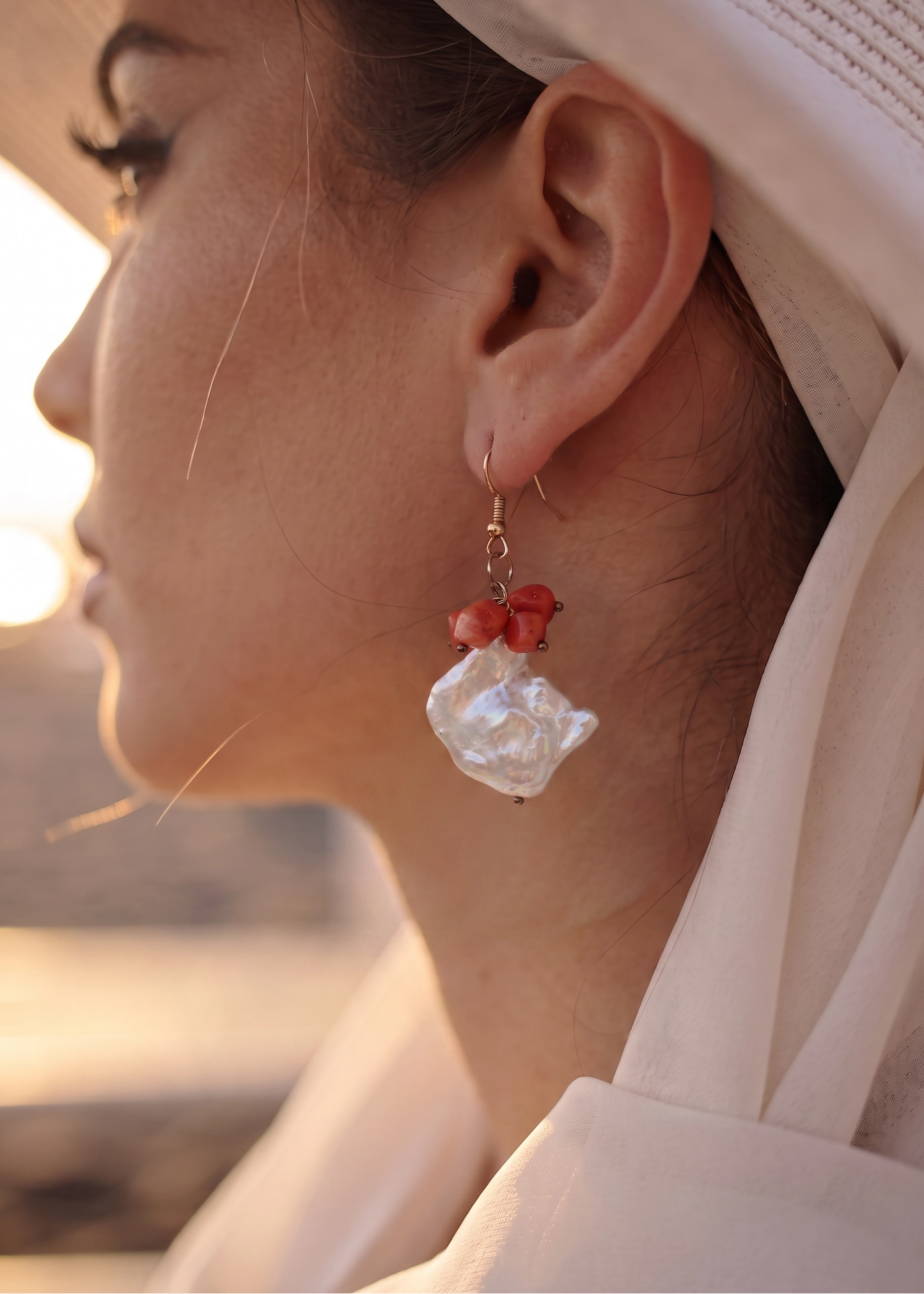 Orecchino in Corallo Mediterraneo Sassi, Perle Barocche e Argento 925 Monachina