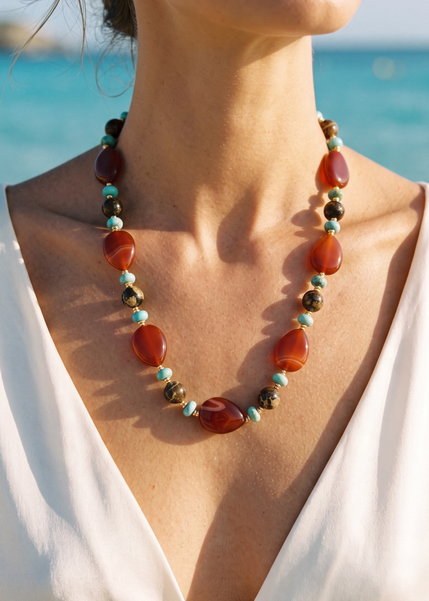 Collana in Pietre Dure di Forme Varie – Corneola, Diaspro e Magnesite – Argento 925 (50 cm)