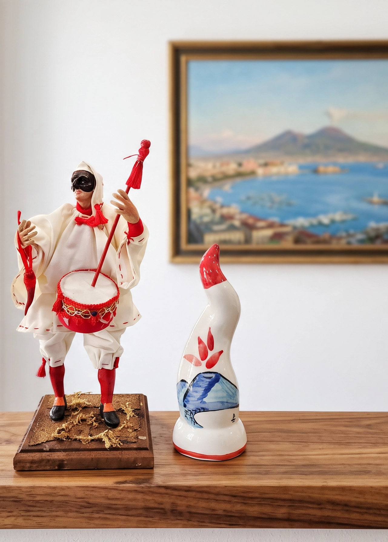 Pulcinella in Ceramica – 30 cm | Con Putipù e corno